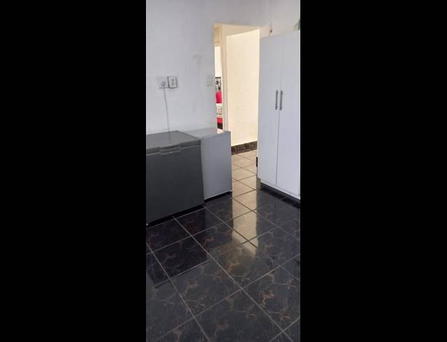 2 BEDROOM APARTMENT FOR SALE IN GROVE END